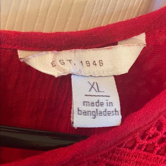 Cato Red Sleeveless Blouse with Lace Detail - Picture 11 of 12